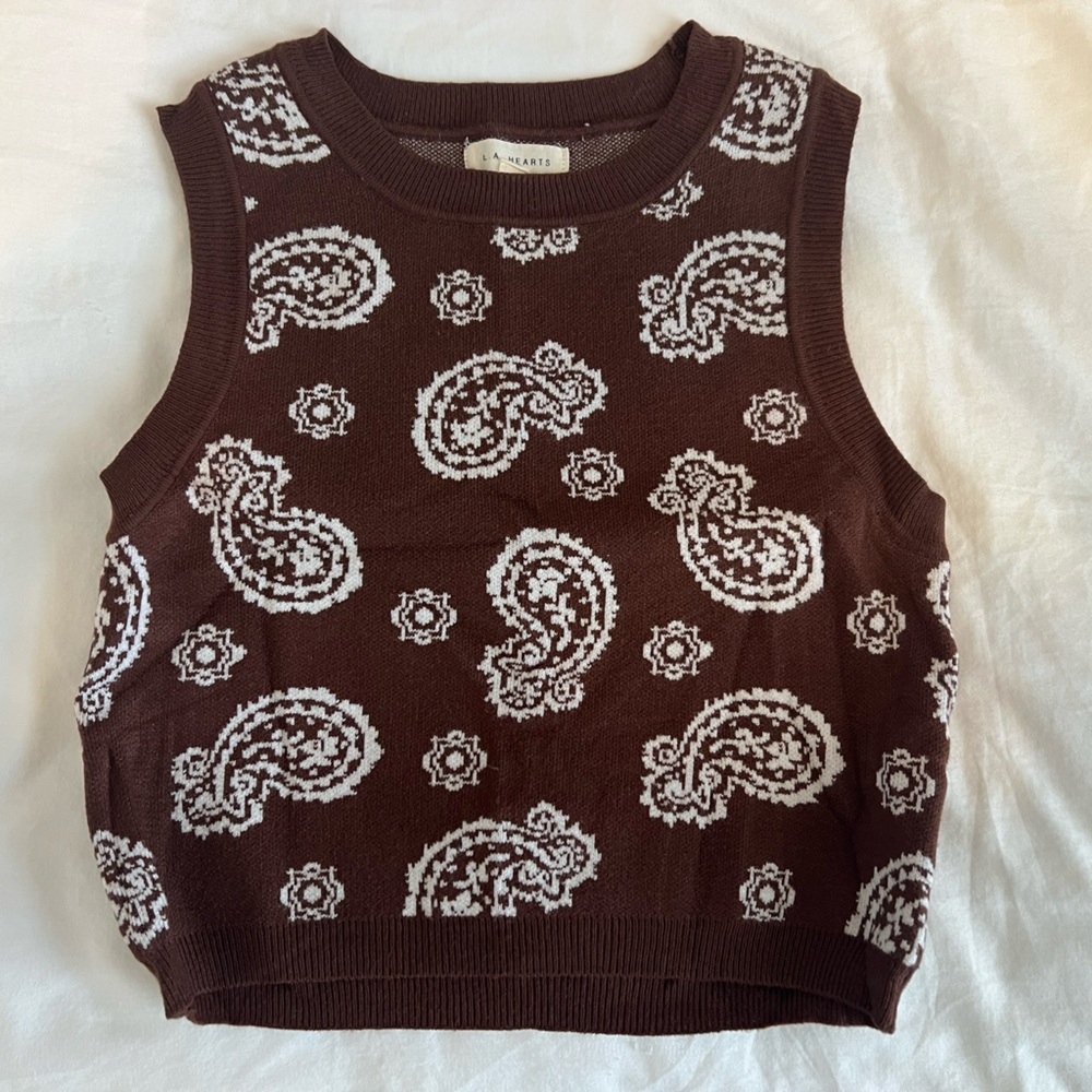 L.A. Hearts brown sweater vest size medium
